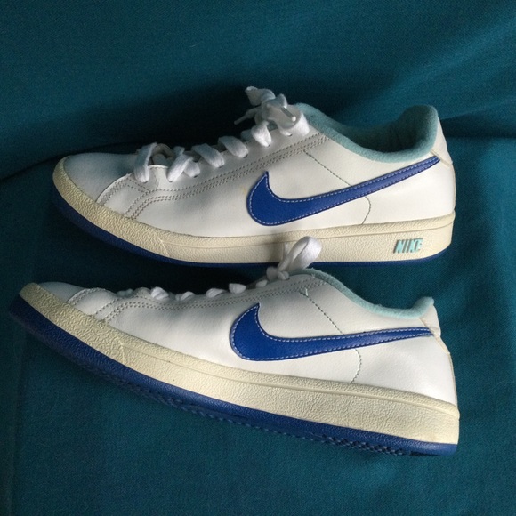 Nike Shoes - Nike Low Court 2010 Shoes Sneakers Ladies 9 330249-106 Swoosh